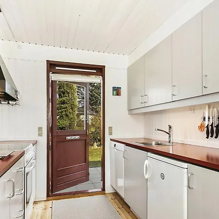 Four-bedroom In * Dronningmølle